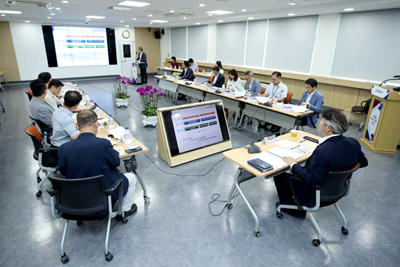 딸기가 지하보도에서 자란다고?… 고양시, 스마트팜 도시 선언 기사 이미지