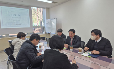 경기도의회 고준호 의원, “파주노인복지관 이동서비스 시작… 조리·광탄에 복지 차량 달린다” 기사 이미지