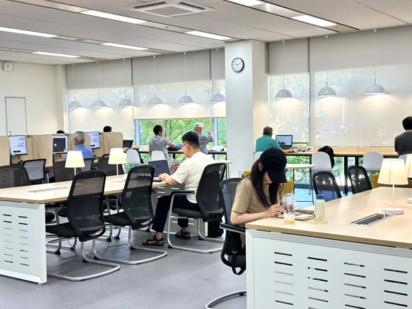 아람누리도서관 재개관…시민 중심 복합문화공간으로 새 단장 기사 이미지