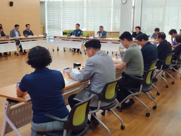 26일 조리읍행복복지센터에서 조리기업인협의회가 개최되고 있다
