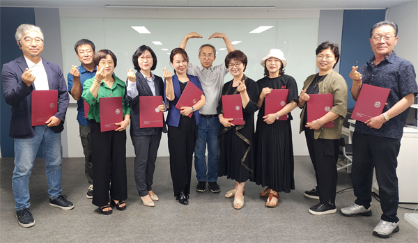 신한대학교 신한 캘리그라피 2기 수료식 열려… “여러분이 자랑스럽습니다” 기사 이미지