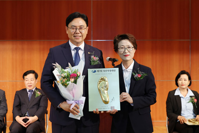 이용욱 의원, 다산의정대상 영예 “체감할 수 있는 변화, 현장에서 답 찾겠다” 기사 이미지