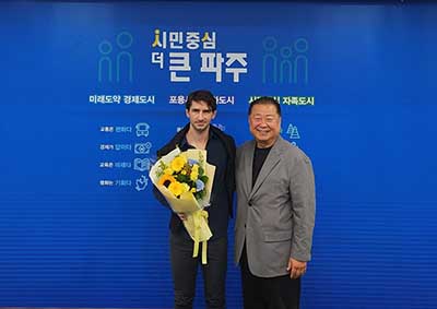 파주시민축구단, 스페인 출신 제라드 누스 감독 선임 기사 이미지