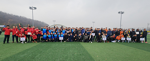 세대 아우른 축구열전...제26회 금촌참사랑축구연합회장배 성료 기사 이미지
