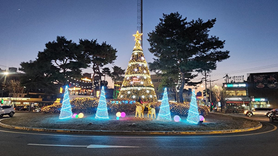 파주시 주요 교차로 대형 성탄절 나무 경관조명 설치… 기사 이미지
