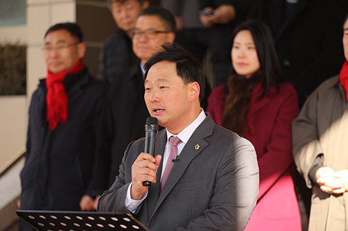 고준호 경기도의원, “행정이 응답하지 않았다” 파주시민이 섰던 파주시청 계단에서 출마 선언 기사 이미지