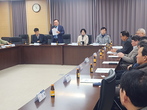 월롱면 기업인협, 3월 월례회의... "10년 헌신 이택균 사무국장 공로패 수여" 기사 이미지