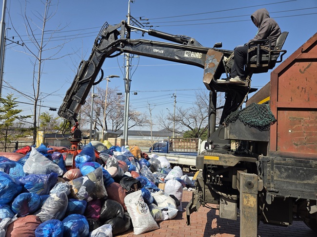 파주시새마을회, 헌 옷 모으기 행사 기사 이미지