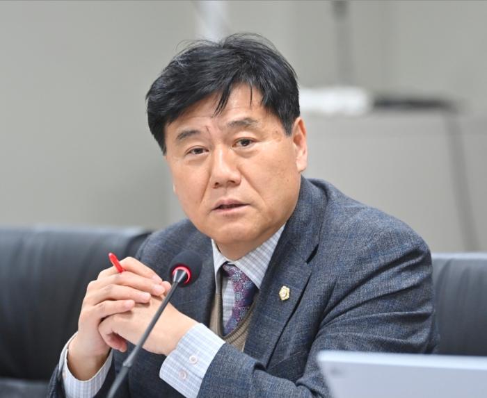 파주시의회 이익선 의원, 다문화가족 ‘가족의 품’ 잇는다…부모 초청·모국방문 지원 근거 마련 기사 이미지