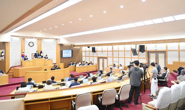 24일 동안 파주시 행정 들여다본 시의회…최유각 의장 “시민 목소리 반영했다” 기사 이미지