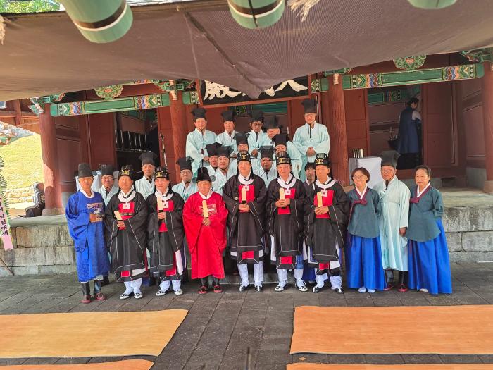 손배찬 파주시장, 교하향교 추기 석전대제 초헌관 맡아…전통문화 계승 앞장 기사 이미지