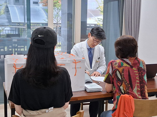 고양시흰돌종합사회복지관, 고양장항LH1단지에서 찾아가는 한방진료 진행 기사 이미지